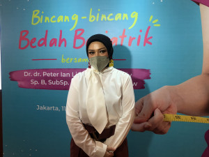 Melly Goeslaw Makan Hanya Satu Sendok Pasca Bedah Bariatrik, Kok Bisa?