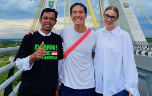 Daniel Mananta ke Pekanbaru, Sambangi Rumah Ustaz Abdul Somad hingga Kuliner Durian