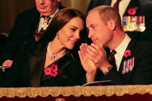 Hadiri Remembrance Sunday, Kate Middleton Kenakan Perhiasan Mendiang Ratu Elizabeth II