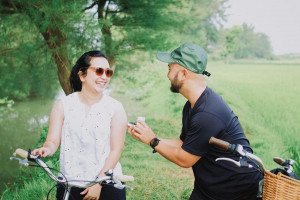 Rachel Amanda Ceritakan Momen Dilamar Sang Kekasih di Pinggir Sawah