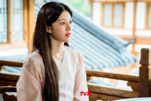Tampil Beda, Go Youn Jung Tampak Anggun di "Alchemy Of Souls 2"