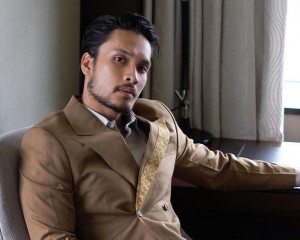 Bintangi Film “Sri Asih”, Randy Pangalila Akui Sempat Alami Cedera Otot Paha