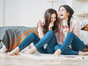 6 Ide Kegiatan Seru tuk Sister Date, Siap Jadi Sibling Goals!