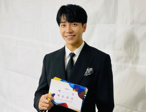 18 Tahun Jadi Penyanyi, Lee Seung Gi Tak Pernah Terima Bayaran