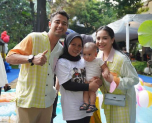 Raffi Ahmad Beri HP Baru Sus Rini, Warganet: Konten Rayyanza Full HD