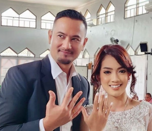 Bantah Isu Turun Ranjang, Mudjie Massaid Resmi Nikahi DJ Lucyana