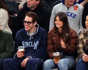 Nonton Basket Bareng, Pete Davidson dan Emily Ratajkowski Perdana Tampil Berdua
