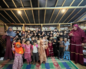 Tingkatkan Literasi Masyarakat Desa, Komunitas Bale Baca Cijayanti Gandeng Tenaga Pendidik Berkualitas