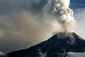 Jangan Panik! Lakukan 5 Langkah Ini Saat Terjadi Letusan Gunung Berapi