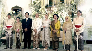 Sultan Hamengkubuwono X dan Istri Hadiri Akad Nikah Kaesang-Erina