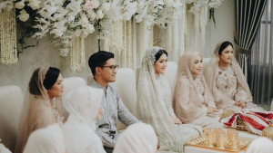 Sosok Dua Kakak Erina Gudono yang Dilangkahi dalam Pernikahan
