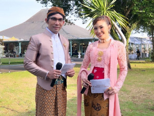 Jadi Host di Pernikahan Kaesang-Erina, Penampilan Ayu Dewi Banjir Pujian