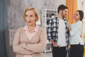 5 Penyebab Hubungan Mertua dan Menantu Sulit Akur