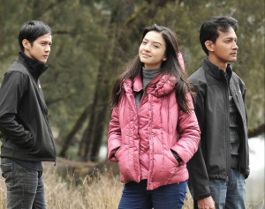 Raline Shah Ucap Syukur saat Kenang Perilisan Film “5 Cm” 10 Tahun Lalu
