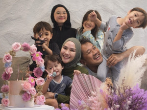 Nonton Piala Dunia Bareng Keluarga, Zaskia Adya Mecca: Bahagianya Gak Kebayar!