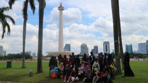Berbagi Kebahagiaan, Sahabat #BerbagiYuk Ajak Anak Panti Asuhan Ke Puncak Monas
