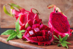 Kaya Manfaat, Ini 5 Resep Minuman Segar dari Buah Naga