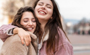 5 Tips Jaga Hubungan dengan Sahabat Saat Sudah Punya Pacar