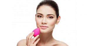 Tak Hanya untuk Foundation, Ini 5 Manfaat Beauty Blender