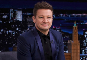 Jeremy Renner Rayakan Ulang Tahun di Rumah Sakit Usai Kecelakaan