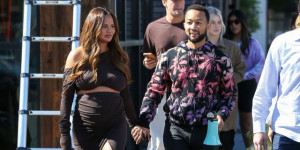 Istrinya Melahirkan Anak Ketiga, John Legend: Hari yang Diberkati