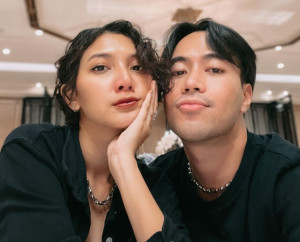 Sheila Dara Kena Protes Vidi Aldiano Usai Unggah Foto Random Saat Anniversary