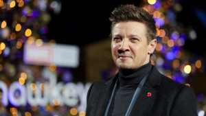 Jeremy Renner Telah Kembali ke Rumah Usai Insiden Kecelakaan Salju