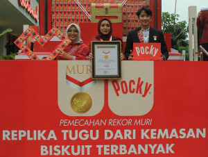 Tingkatkan Kualitas, Pocky Pecahkan Rekor MURI dengan Tugu #NextLevelPocky