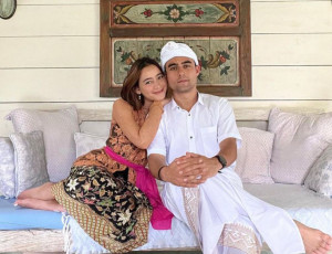 Sahabat Jadi Cinta, Laura Theux Umumkan Segera Menikah dengan Indra Brotolaras