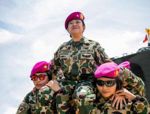 Puan Maharani Ditetapkan Jadi Warga Kehormatan Marinir Perempuan Pertama di Indonesia