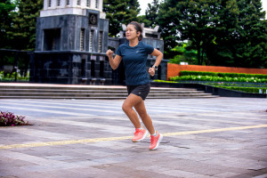 ASICS GEL-NIMBUS 25, Sepatu Lari Paling Nyaman dan Telah Diuji Oleh Para Pelari