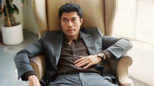 Henry Golding Bergabung untuk Film Terbaru Garapan Henry Cavill