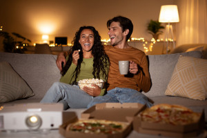 10 Rekomendasi Tontonan di Hari Kasih Sayang, Cocok Ditonton Bareng Pasangan