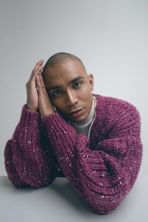 Resmi Bersolo Karir, Allan Andersn Penuh Emosional Di Single ‘Jalan yang Berbeda’