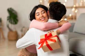 5 Cara Ungkap Love Language yang Tepat untuk Pasangan