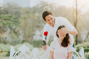 3 Cara Rayakan Bulan Penuh Kasih Sayang yang Tak Terlupakan Bersama Helo
