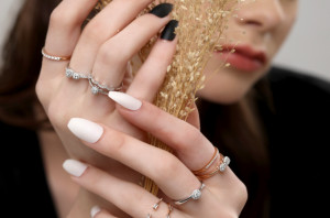 #UnlockPerfection, Maksimalkan Gaya Stacking Perhiasanmu dengan Mizora Jewelry