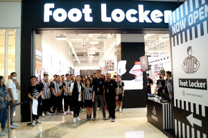 Terus Inspirasi Sneaker Enthusiast di Indonesia, Foot Locker Buka Toko ke-11