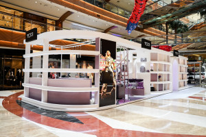 Desain Ulang Koleksi Voyageur, TUMI Bangun Instalasi Pop-up "Unpack Tomorrow"