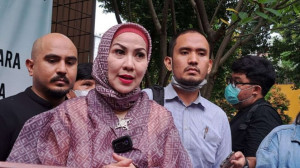 Venna Melinda Cabut Gugatan Cerainya Terhadap Ferry Irawan, Kenapa?