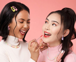 Serupa Tapi Tak Sama, Ini 5 Lipt Tint Berdasarkan Jenisnya