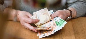 Anti Kalap, 5 Tips Jitu Atur Gaji THR Supaya Nggak Numpang Lewat