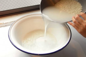 5 Manfaat Air Beras untuk Kecantikan, Rahasia Kulit Glowing Dari Bahan Rumahan