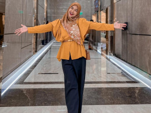 Bikin "Ngiler", Ria Ricis Bagi-Bagi Hampers Dior Buat Followers