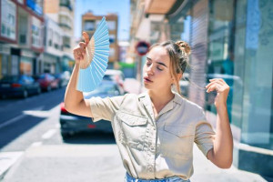 5 Tips Jaga Kesehatan saat Cuaca Panas, Ladies Wajib Coba!
