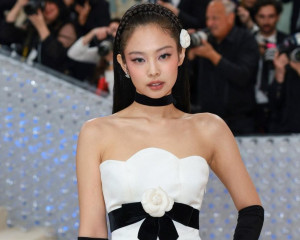 Perdana Tampil di Met Gala 2023, Jennie BLACKPINK Kenakan Busana Bergaya Vintage