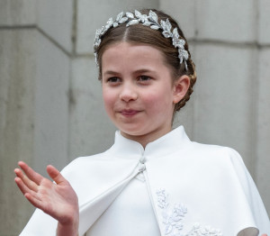 Hadir Dalam Penobatan Raja Charles III, Putri Charlotte Disebut Mirip Putri Diana