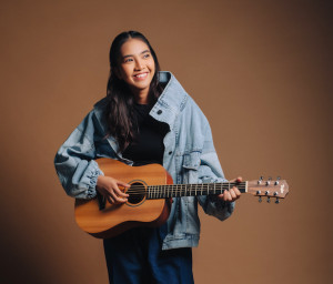 Dere Visualisasikan Lagu "Berlagu" Melalui Video Musik