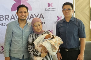 Dikaruniai Anak Ke-4, Vokalis ‘Andra & The Backbone’ Ungkap Nama dan Artinya