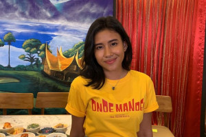 Cerita Shenina Cinnamon yang Rela Latihan Dayung Sampan demi Film “Onde Mande!"